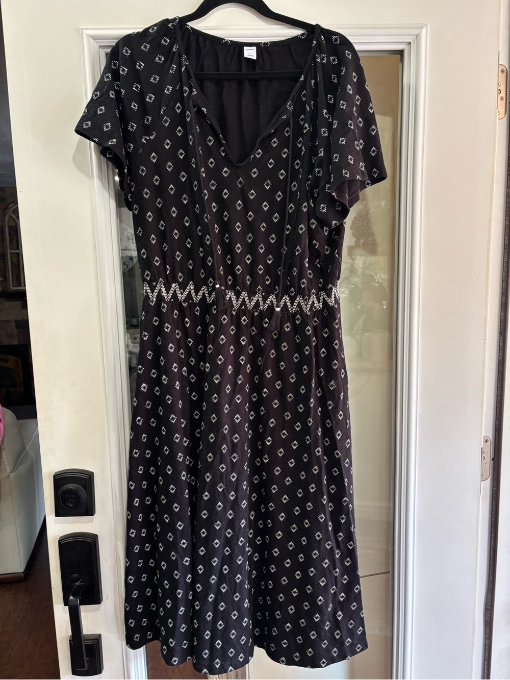 Old Navy Black Diamond-Print Midi Dress with Elastic Waist